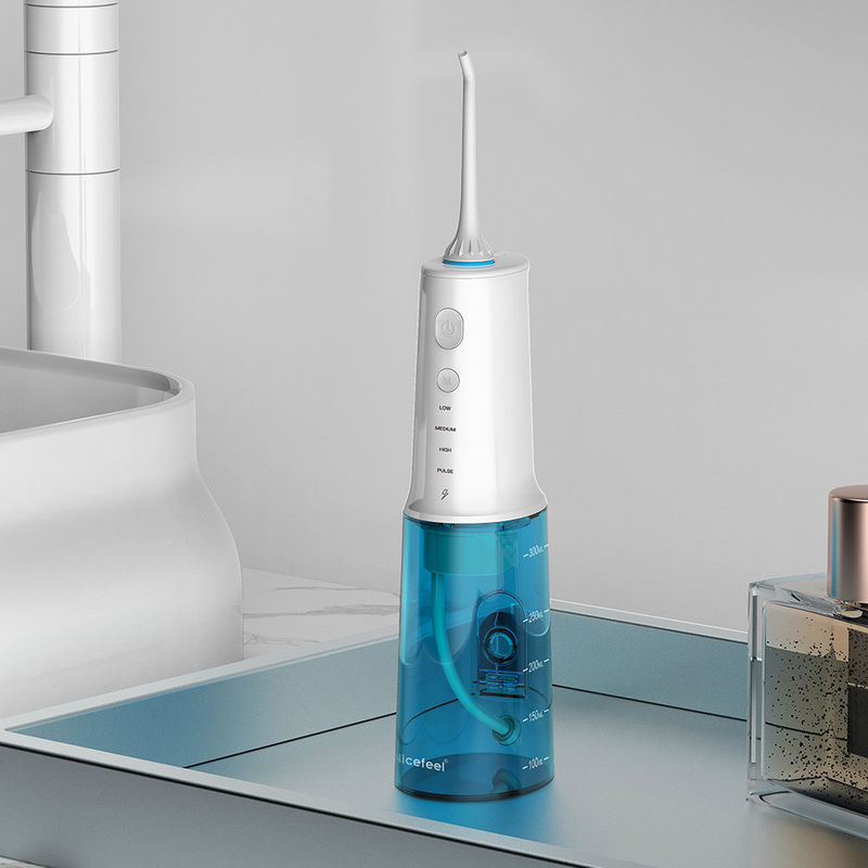 بهترین فلکسر قدرت الکتریکی برای مسافرت Nicefeel Closless Water Flosser IPX7 1900 mAh باتری